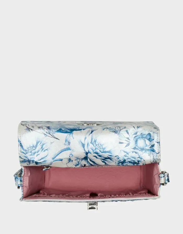 Betsey Johnson Women KITSCH PEARL TOILE PHONE BAG BLUEMULTI Bluemulti Betsey Johnson Women KITSCH PEARL TOILE PHONE BAG BLUEMULTI Bluemulti