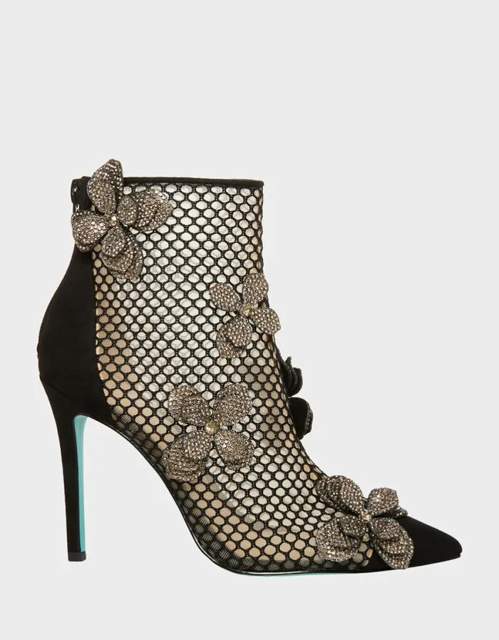 Betsey Johnson Women URSA BLACK