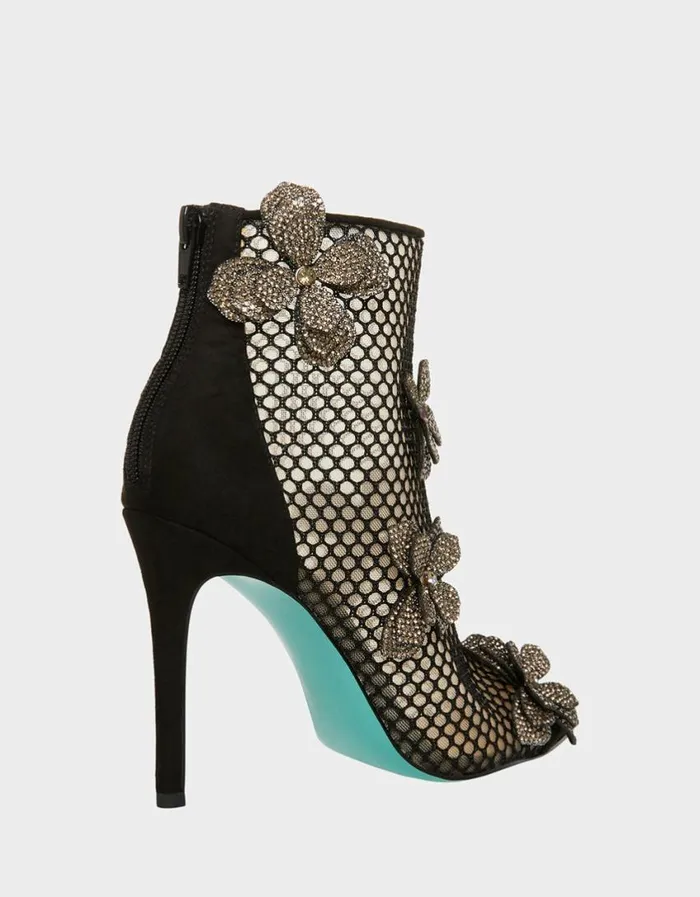 Betsey Johnson Women URSA BLACK