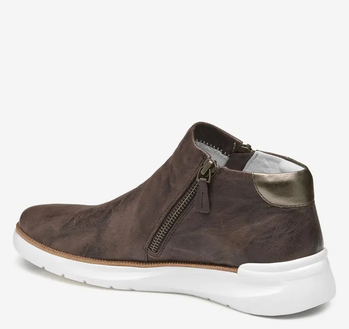 JohnstonandMurphy Boots and Booties Emery Zip Bootie Dark Taupe Washed Italian Sheepskin 8211 Women