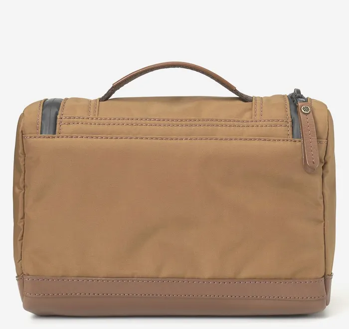 JohnstonandMurphy Travel Accessories Hudson Waterproof Travel Kit Cognac 8211 Men JohnstonandMurphy Travel Accessories Hudson Waterproof Travel Kit Cognac 8211 Men