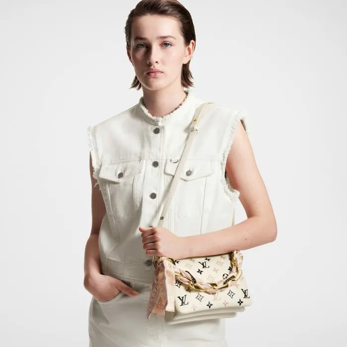 Louis Vuitton M22954 Coussin BB Bag Beige 8211 Louis Vuitton Handbag Store Women Louis Vuitton Coussin Bag