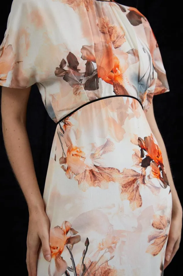 Petite Blurred Floral Woven Column Angel Sleeve Maxi Dress Floral Women Karen Millen Dresses