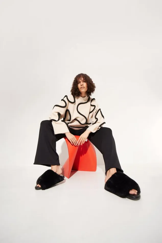 Simon Miller Simon Miller Leith Squiggle Knit Sweater In CreamBlack Women Sweaters