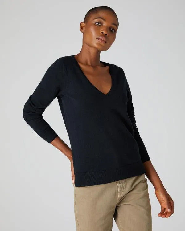 Women 007 Deep V Neck Cashmere JumperIn Black Black NPeal V Necks