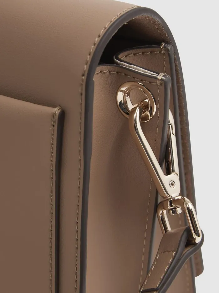 Women Daphne Leather Concertina CrossBody Bag Buttermilk Reiss Bags