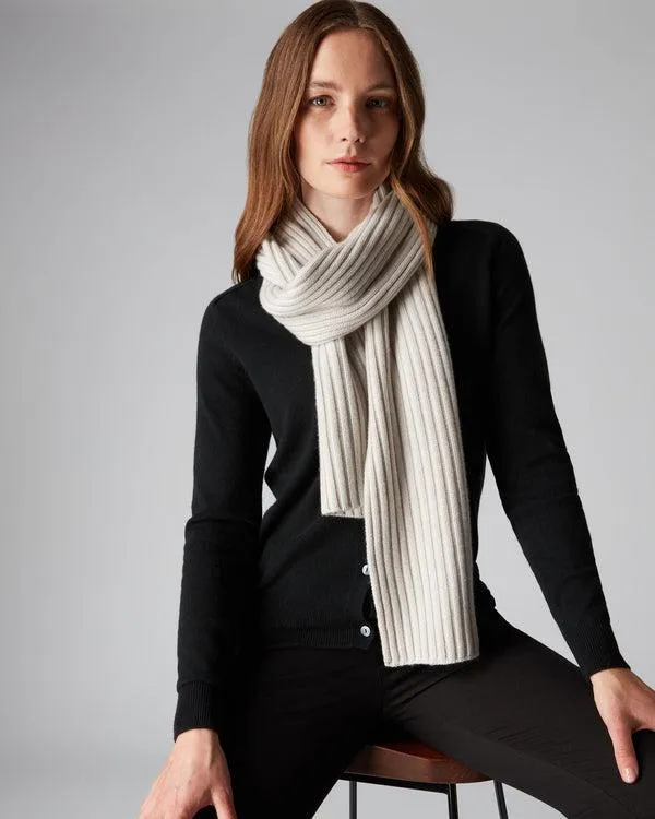 WomenMen Unisex Chunky Rib Cashmere ScarfIn Snow Grey Snow Grey NPeal Cashmere Scarves