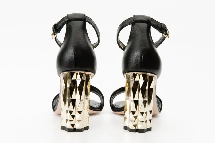 Women The Avlonya Block Heel Black Leather Ankle Strap Sandal Vinci Leather Sandals