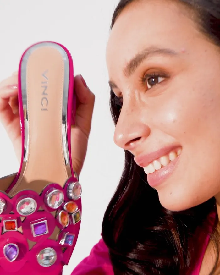 Women The Capadica Fuchsia Leather Block Heel Sandal Vinci Leather Sandals