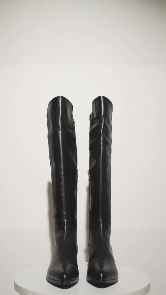 Women The Fairoks Black Leather Pointy Toe Knee High Boot Vinci Leather Boots and Booties
